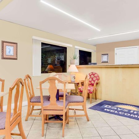 Americas Best Value Inn Айкън Екстериор снимка