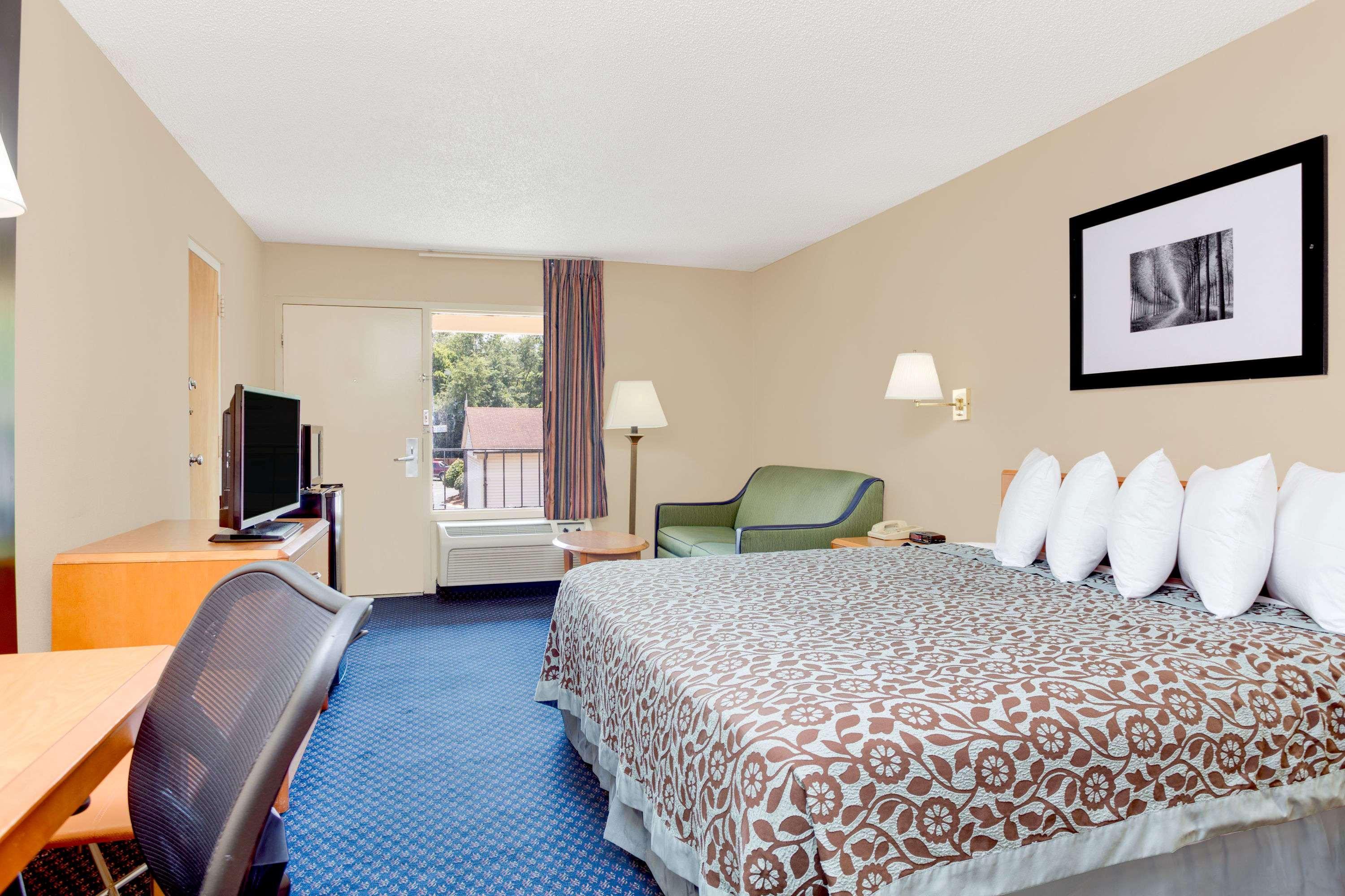 Americas Best Value Inn Айкън Екстериор снимка