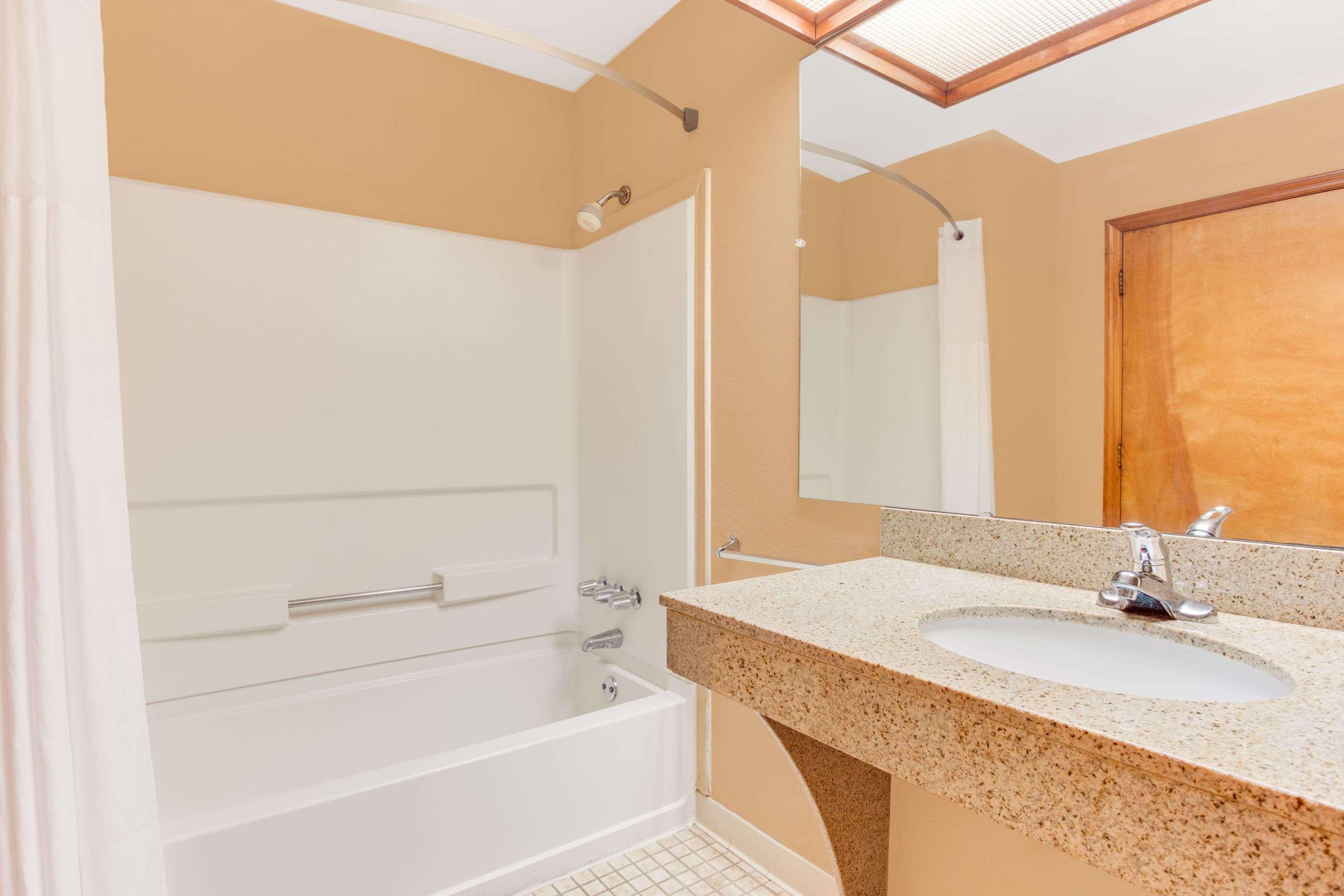 Americas Best Value Inn Айкън Екстериор снимка